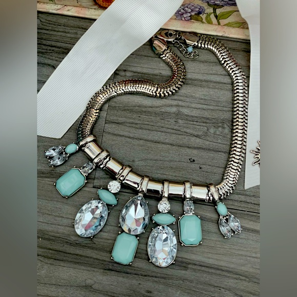 🔥SQ🔥🔥SUNDAY FUNDAY🔥 Silver and Turquoise Blue & Bling Statement Necklace✨ - Picture 4 of 9